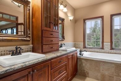 Exceptional, CUSTOM QUALITY two story, one owner home with a - photo 37