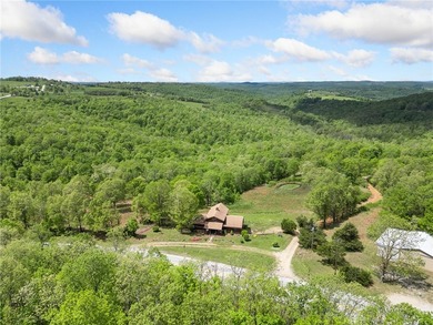 Escape to the beauty of the Ozarks with this stunning 5-bedroom - photo 7