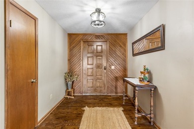 Escape to the beauty of the Ozarks with this stunning 5-bedroom - photo 8