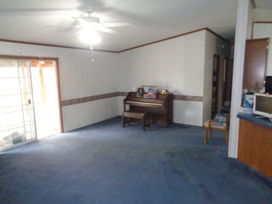 Spacious 3 bed room, with his and hers bath in the Primary bed