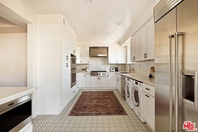 Rare opportunity to own an exceptionally spacious, beautifully - photo 22