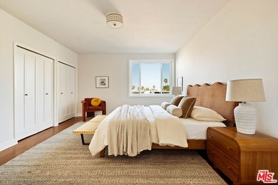 Rare opportunity to own an exceptionally spacious, beautifully - photo 29