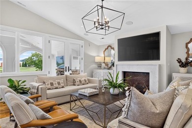 A gorgeous waterfront estate overlooking the 18th hole of the - photo 9
