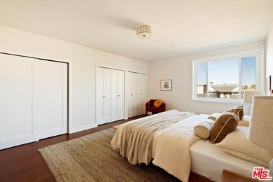 Rare opportunity to own an exceptionally spacious, beautifully - photo 30