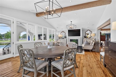 A gorgeous waterfront estate overlooking the 18th hole of the - photo 10