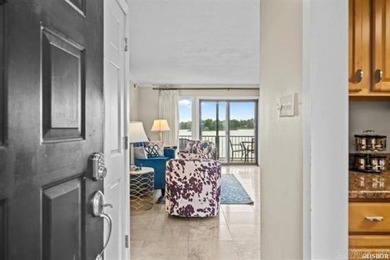 This 7 south level entry condo on Lake Hamilton allows short - photo 4
