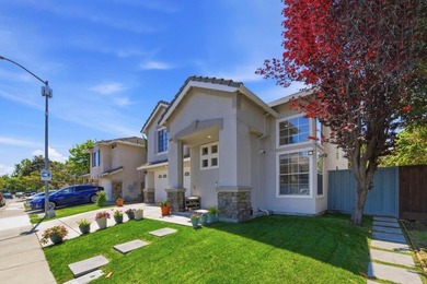 This elegant residence in Fremont's sought-after Parkmont - photo 4