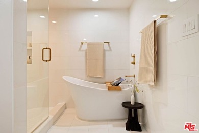 Rare opportunity to own an exceptionally spacious, beautifully - photo 35