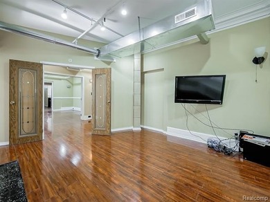 Discover a rare investment opportunity in the heart of Detroit - photo 5