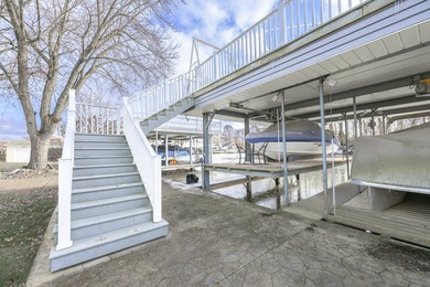Beautiful 3 bed/2.5 bath waterfront home on Long Island - photo 7