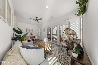 Near-New oceanview Luxury 3 bed, 3.5 bath townhome in the center