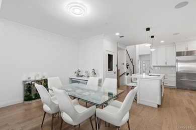 A Fabulous Jamestown Townhouse has a dramatic 2 Story Grand - photo 16