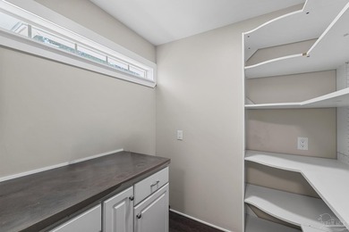 OPEN HOUSE THIS SUNDAY 12-2PM !! Tucked away on a quiet - photo 16