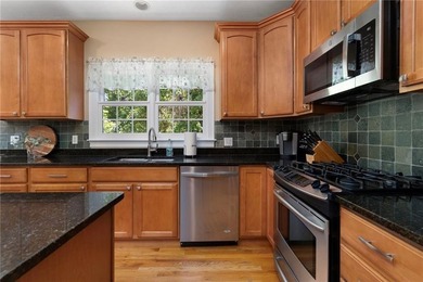 Welcome to this beautifully maintained 11-room Colonial nestled - photo 18