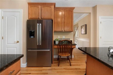 Welcome to this beautifully maintained 11-room Colonial nestled - photo 19