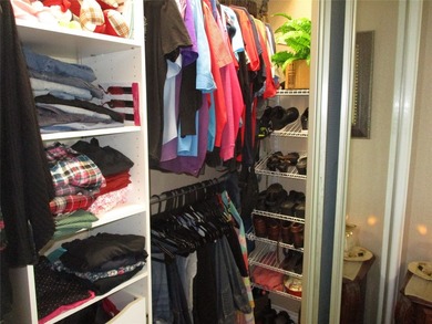 Welcome to a Rare Find, ready for you to move into and start - photo 10