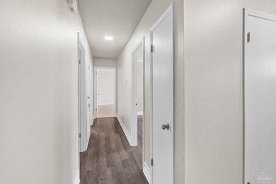OPEN HOUSE THIS SUNDAY 12-2PM !! Tucked away on a quiet - photo 20