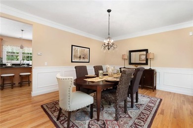 Welcome to this beautifully maintained 11-room Colonial nestled - photo 21