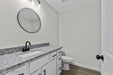 Move-in ready! NEW CONSTRUCTION on a large lot on a dead end - photo 22