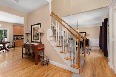 Welcome to this beautifully maintained 11-room Colonial nestled - photo 23
