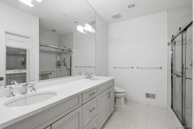 A Fabulous Jamestown Townhouse has a dramatic 2 Story Grand - photo 25