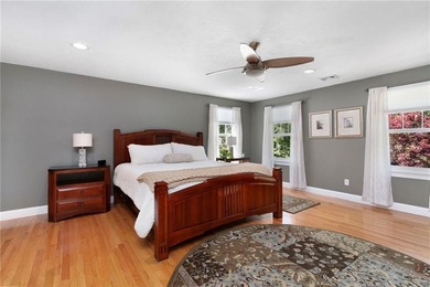 Welcome to this beautifully maintained 11-room Colonial nestled - photo 26