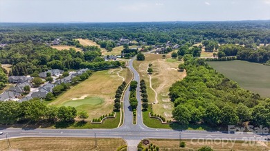 Live a carefree lifestyle with resort style amenities right here - photo 32
