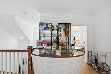 A Fabulous Jamestown Townhouse has a dramatic 2 Story Grand - photo 38
