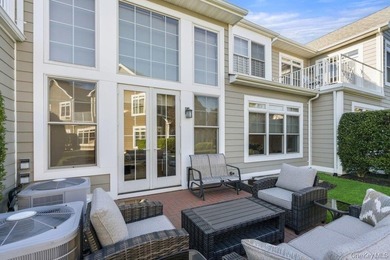 A Fabulous Jamestown Townhouse has a dramatic 2 Story Grand - photo 45