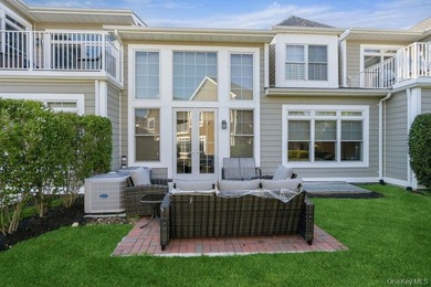 A Fabulous Jamestown Townhouse has a dramatic 2 Story Grand - photo 47