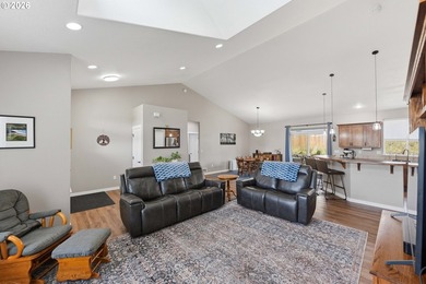 Turnkey 4-bedroom, 2-bath single-level home located on a quiet - photo 13