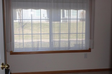 2/br-2/bath 1 level end unit-6 panel doors-fireplace w/marble - photo 14