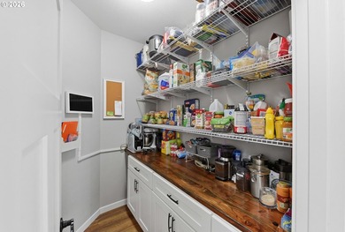 Turnkey 4-bedroom, 2-bath single-level home located on a quiet - photo 17