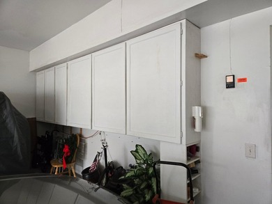 2/br-2/bath 1 level end unit-6 panel doors-fireplace w/marble - photo 18