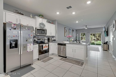 Beautiful 2BR/2.5BA townhome in the highly desirable Phase 1 of - photo 2