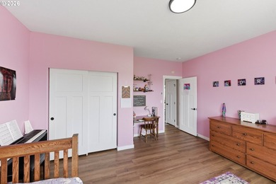 Turnkey 4-bedroom, 2-bath single-level home located on a quiet - photo 26