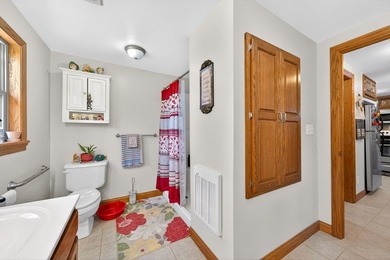Exceptional location just minutes from Wisdom Dock Marina and - photo 29