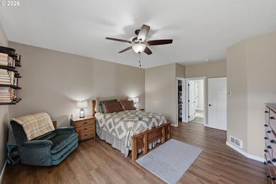 Turnkey 4-bedroom, 2-bath single-level home located on a quiet - photo 30