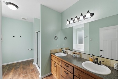 Turnkey 4-bedroom, 2-bath single-level home located on a quiet - photo 32