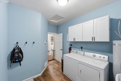 Turnkey 4-bedroom, 2-bath single-level home located on a quiet - photo 37