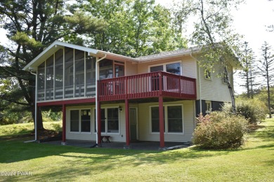 Hemlock Lake Home For Sale in Lords Valley Pennsylvania