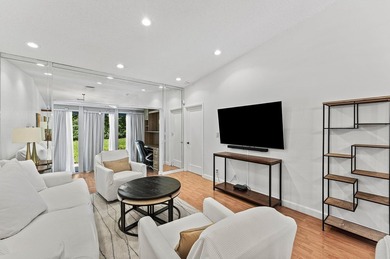 Bright, immaculate, 2- bedroom, 2-bath villa is the perfect - photo 9