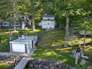 Little Green Lake Home For Sale in Markesan Wisconsin