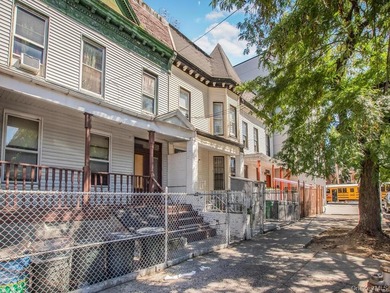 Great opportunity for investors.These two adjoining properties - photo 3