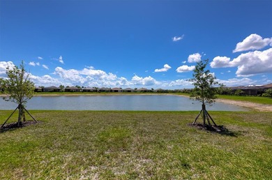 Welcome to this stunning 3-bedroom, 2-bathroom single-family - photo 33