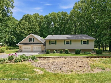 Welcome to this one-of-a-kind contemporary split-level home that - photo 3