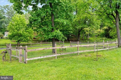 Presenting an absolutely charming property in the beautiful - photo 33