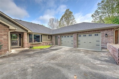Experience Bella Vista living with this beautiful Gene Knight - photo 3