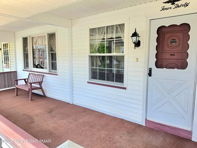 COMFORT, CONENIENCE, and MOUNTAIN VIEW in HISTORIC JIM THORPE!! - photo 3