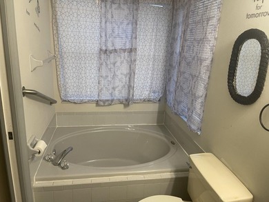 Outstanding 3 bedroom / 2 bath / 2 car garage single family home - photo 8